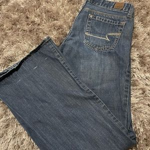 Women’s American Eagle Flare jeans size 2 only worn a couple times